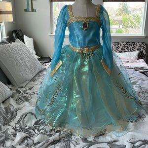 Disney Merida dress size 5/6 original and talks